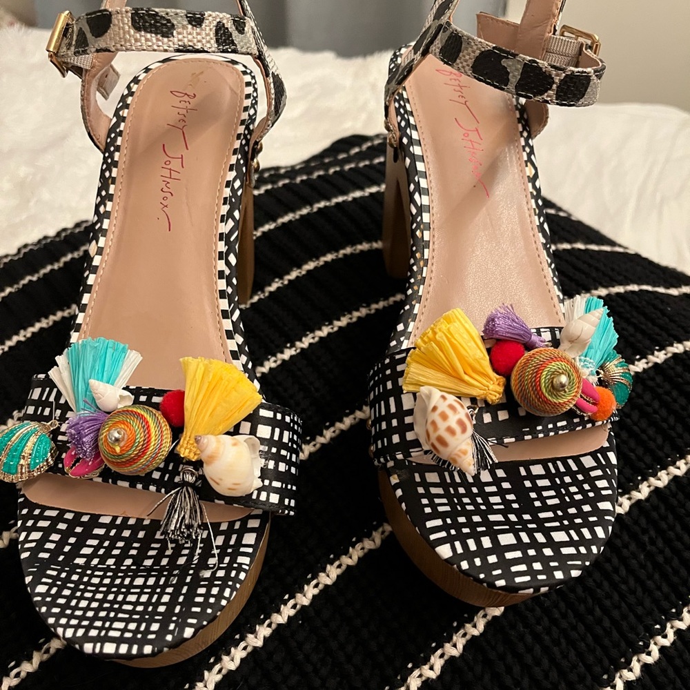 Women platform sandal size 9 medium width